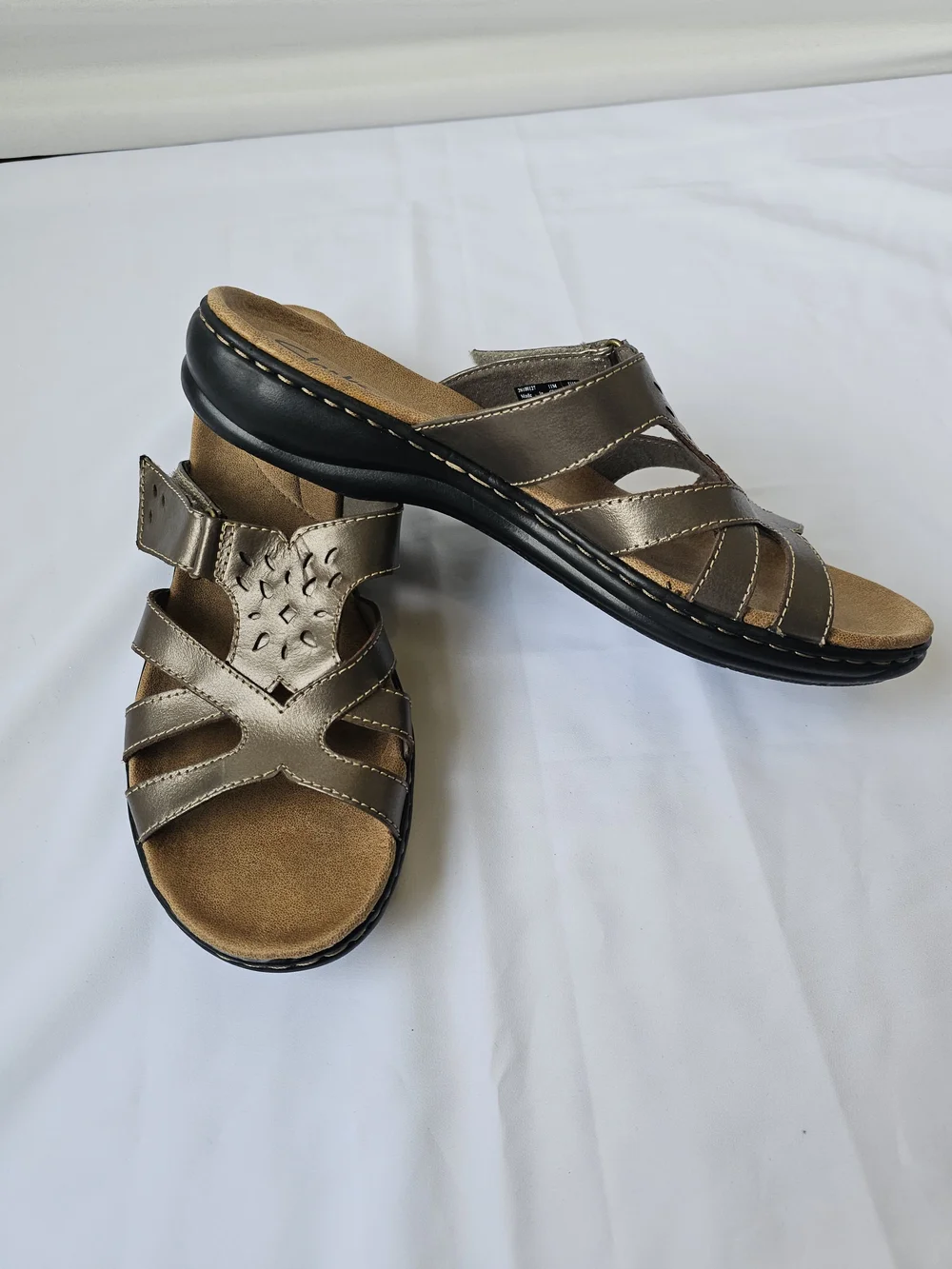 Clarks Women's Metallic Bronze Leather Sandals Size 11
